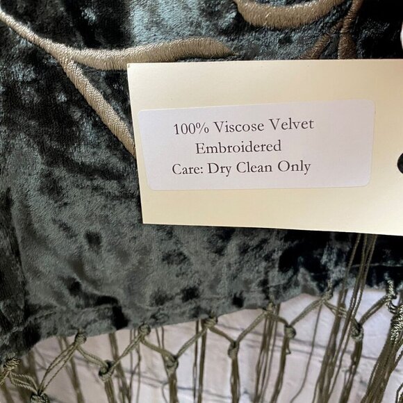 Embroidered Green Velvet Topper Shawl 56" Square w/ Fringe Luxury Tablecloth - Picture 9 of 12